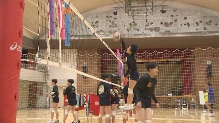 山家瑠奈主将　コースを打ち分けるスパイクが武器