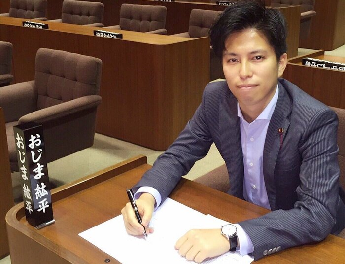 異例の若さで都議会の要職を歴任した尾島都議