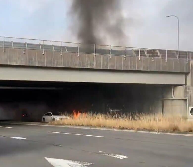 【詳報】坂出市の瀬戸中央道　坂出IC近くの国道１１号で車両火災　”トラックから火が出ている”【香川】｜FNNプライムオンライン