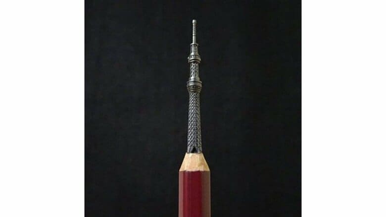 鉛筆の芯で作った“東京スカイツリー”が繊細すぎる…27時間かけた彫刻のコツを聞いた｜FNNプライムオンライン