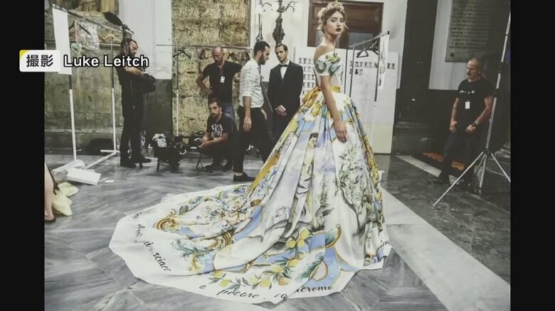 高松さんが仕立てたボリュームのあるドレス（撮影：Luke Leitch）