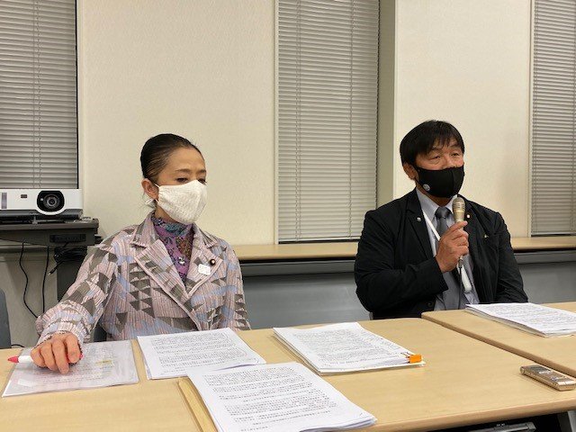 共同座長の浮島智子議員（左）と馳浩議員（右）