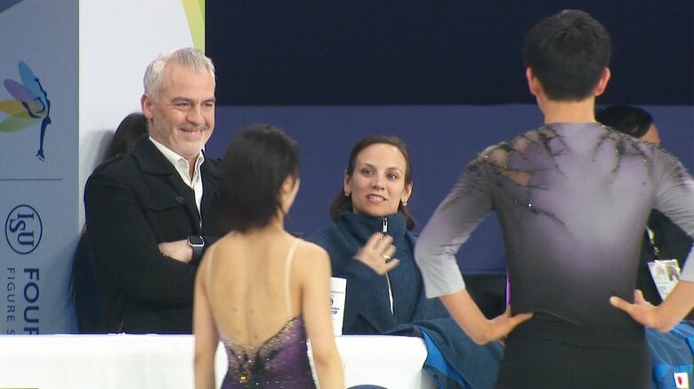 普段試合に帯同することが少ない、メ―ガンコーチも5年前同様2人の姿をリンクサイドで見守った