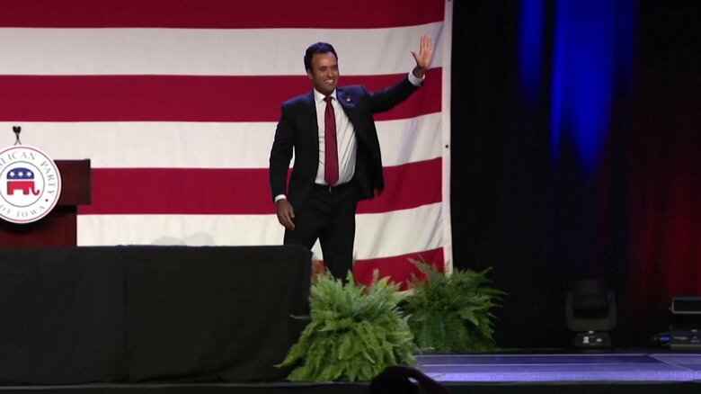 共和党候補指名を争う13人が参加したイベントにラマスワミ氏も登壇（アイオワ州デモイン 7月28日）