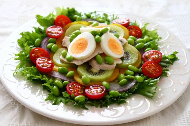 枝豆はサラダに加えてもよし