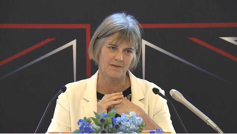 イギリスのジュリア・ロングボトム駐日大使　6月12日