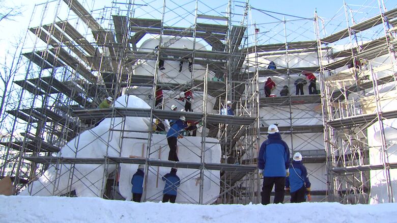 陸上自衛隊による大雪像制作