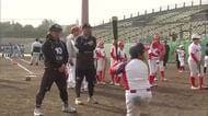 巨人・甲斐拓也選手が地元で野球教室　小学生にバッティングフォームなど直接指導　大分