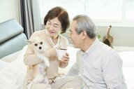 ペットが高齢者の介護予防に好影響！介護費は非飼育者と比べ約半額…犬と猫で違う？研究者に聞いた