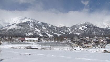 観光客急増で「落書き」「騒音」など迷惑行為が問題に…違反者に罰金5万円以下　白馬村「罰則付きマナー条例」可決　村民「抑止力になる」