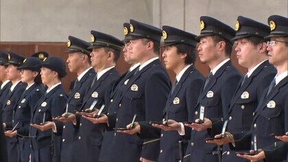 県警”本部長点検”　警察官の服装や携帯品などを確認  県民の安全確保へ士気高める「県民のため一致団結を」　新潟