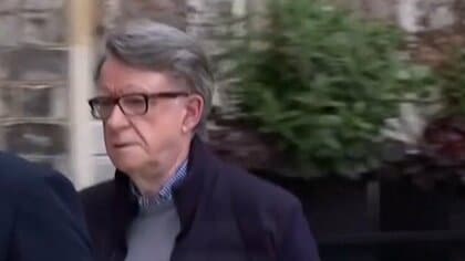 “エプスタイン疑惑”でイギリス前駐米大使逮捕…機密情報を漏らした公務上の不正行為の疑い　首相の任命責任問う声も