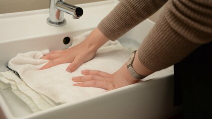 ニットの「縮み」「虫食い」はもうコリゴリ！来シーズンにまた着るための“しまい洗い”と収納法