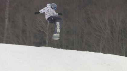 オリンピック効果！？華麗な技を見せるスノーボーダー　“日本最大級”「パーク」充実のスキー場に多くの客　長野・山ノ内町の「X-JAM高井富士」