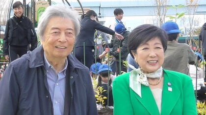 かつて永田町に新風を…小池都知事と細川元首相が久しぶりに顔合わせる　子供たちによる植樹活動を視察　東京・江東区