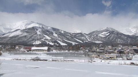 観光客急増で「落書き」「騒音」など迷惑行為が問題に…違反者に罰金5万円以下　白馬村「罰則付きマナー条例」可決　村民「抑止力になる」