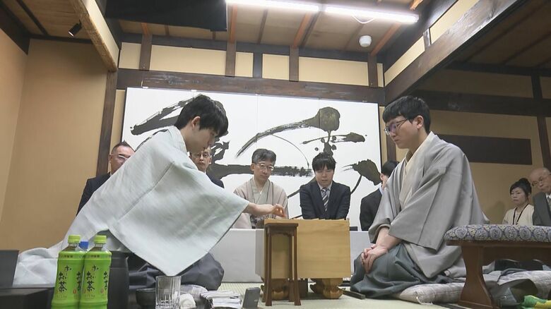 千日手による指し直し経て…『王位戦』第1局2日目 タイトル6連覇がかかる藤井七冠に王位初挑戦の永瀬九段が挑む｜FNNプライムオンライン