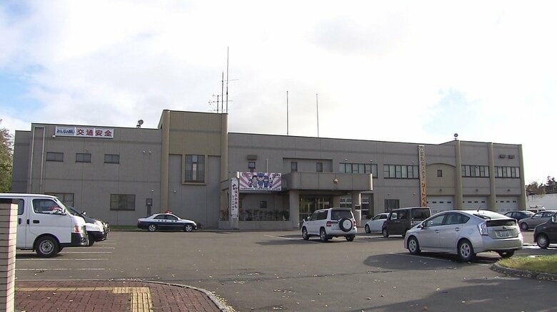 所持金500円ほどでコンビニ入店〈“缶ビール2本”616円万引き〉従業員が店外で声を掛けると車で逃走「お金がなかったので盗みました」82歳男性を窃盗容疑で逮捕_北海道岩見沢｜FNNプライムオンライン