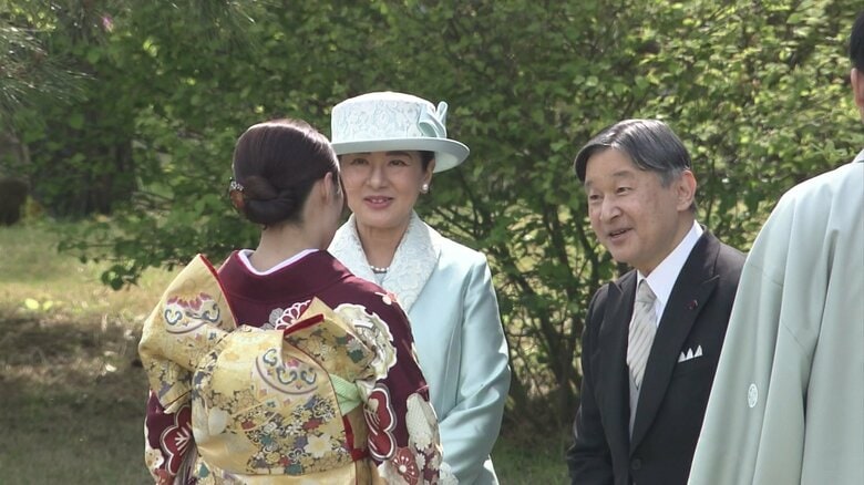 村瀬心椛選手と懇談される両陛下