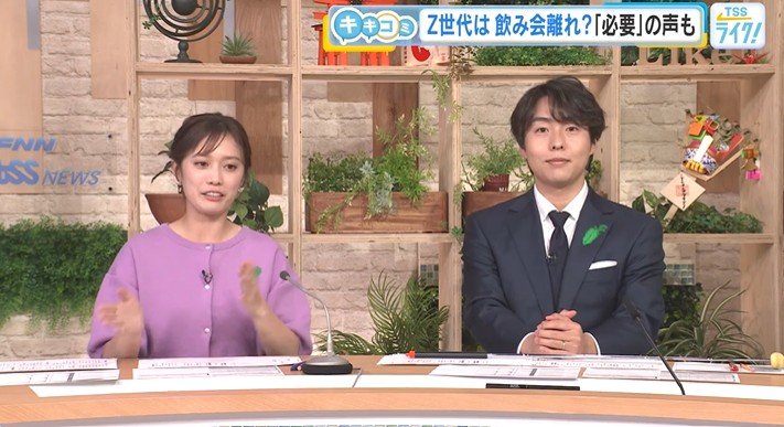 取材した辰已麗アナウンサー（左）