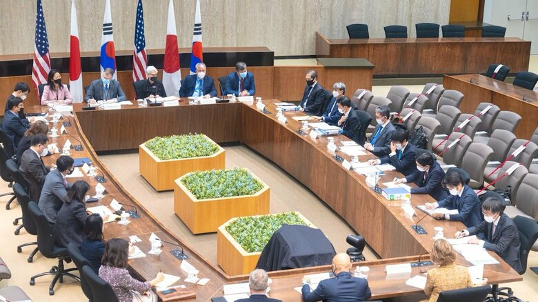 17日にワシントンで開かれた日米韓３カ国の外務次官協議