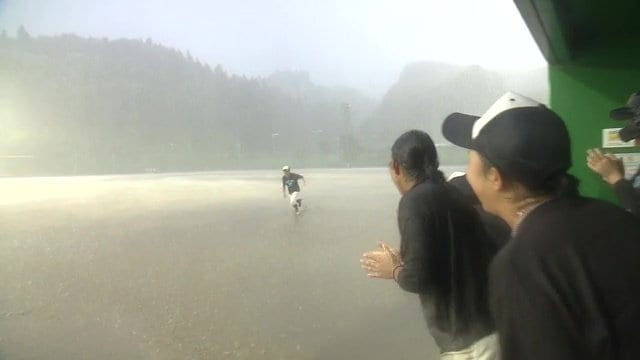 突然の雨でも練習