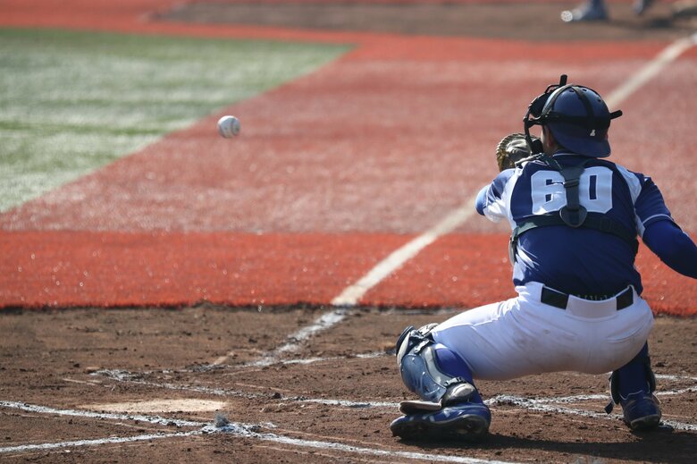 今の捕手は安易に「ストレートのストライク」を投げさせることはしない（画像：イメージ）