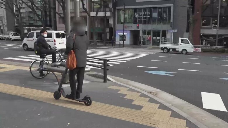 初日の12月10日は、2人が、歩道走行などで取り締まりを受けた