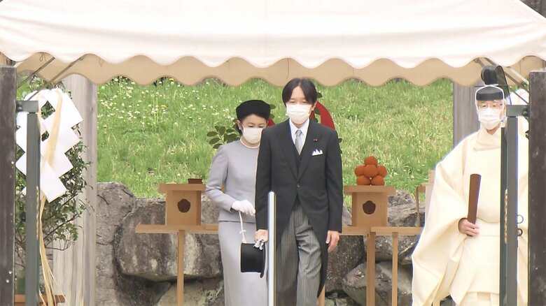 昭和天皇陵を参拝された秋篠宮ご夫妻（午前10時半ごろ）