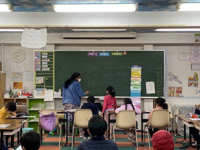 サイシシャには約100人の生徒が通う