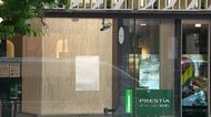 【中継】柱に赤いスプレー吹きかけられた跡　銀座で男が“催涙スプレー”まき25人が体調不良訴え19人搬送　東京