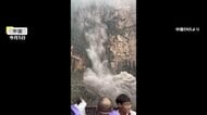岩が滝のように観光客に降り注ぐ　中国一の落差を誇る河南省の「雲台天瀑」のすぐ横で土砂崩れ…けが人なし