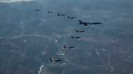B-1B爆撃機が米韓演習参加、横田基地に向け負傷兵士移送訓練も