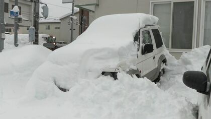 2日間で70cm超！十勝南部で“集中的ドカ雪”…雪かきに追われる住民「これ以上は雪振らないで欲しい」屋根からの落雪や雪崩に注意を〈北海道〉