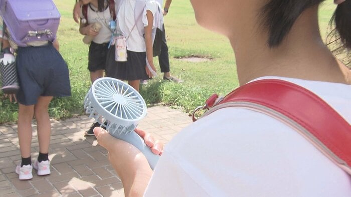 登下校時に手持ちの扇風機を使うことが認められた名古屋市東区の東桜小学校