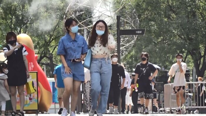 街中には平和な日常が戻った