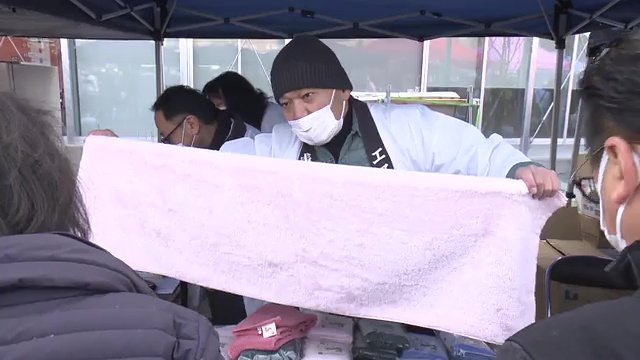 双葉町ダルマ市で 浅野撚糸・浅野雅己さん