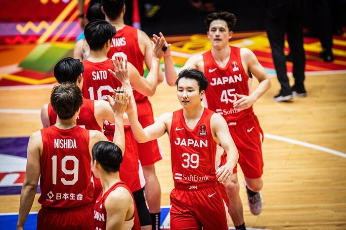 格上オーストリアに1歩及ばずベスト8敗退となった男子日本代表(C)FIBA