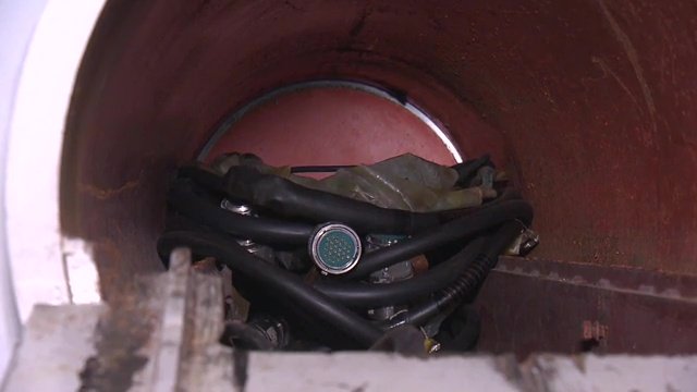 5号機で説明 ケーブル類など溶けて固まっているのでは