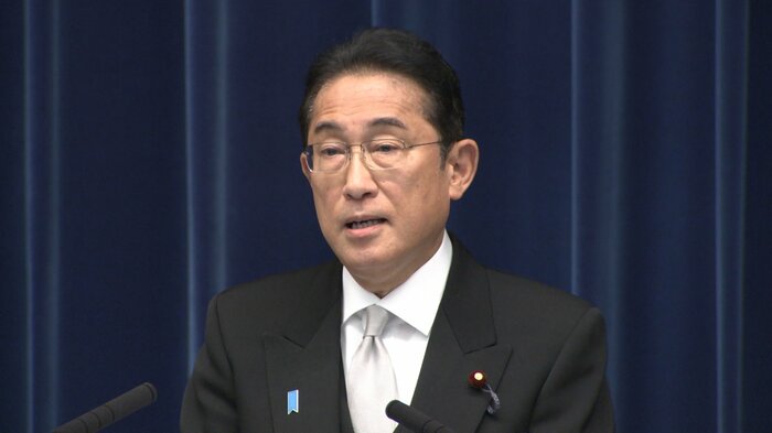 会見で「外交は首脳外交というものが大変大きなウエイトを占める」と述べた岸田首相(13日)