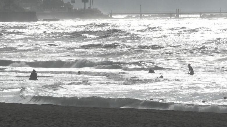 台風の影響で波のうねり大きく“遊泳注意”の海水浴場で77歳の管理員が溺死　波に流されたように見えた70歳男性の救助に向かい…｜FNNプライムオンライン