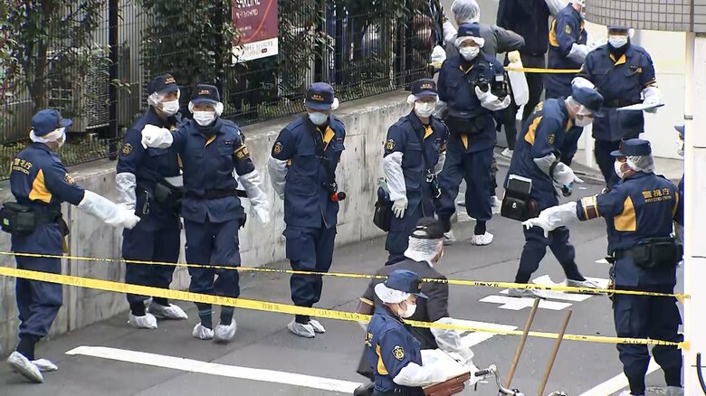 【続報】動画配信中に首や胸など複数回刺された20代女性が死亡　男を現行犯逮捕「トラブルがあった」　東京・新宿区｜FNNプライムオンライン