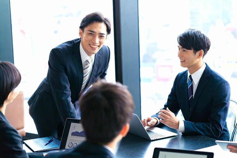営業職の約50%が新人営業育成において「モチベーションの維持」を課題と感じている!一人前の営業職の方556名を対象に「成功要因と現在直面している課題」に関する調査を実施!