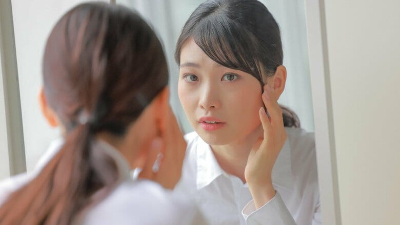 日焼け止めを塗ると赤くなる原因と、敏感肌の人が知っておきたい選び方。紫外線吸収剤不使用だけが正解じゃない|FNNプライムオンライン