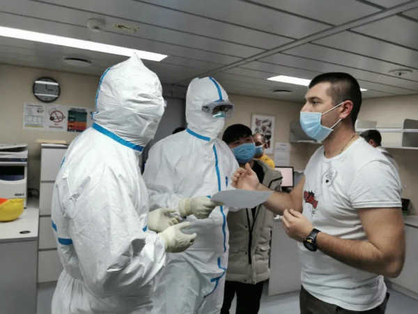 感染国への滞在歴や健康状態が厳しくチェックされる(ウエイボより)