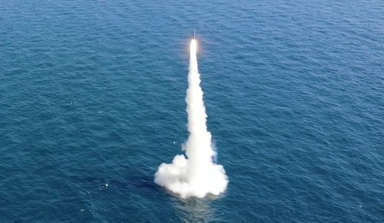 韓国の潜水艦発射弾道ミサイル玄武4-4(2021年9月15日)