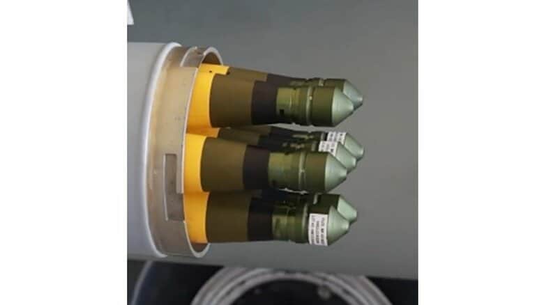 APKWSロケット弾を連射するための英軍の発射装置（英国防省、2026年5月18日）