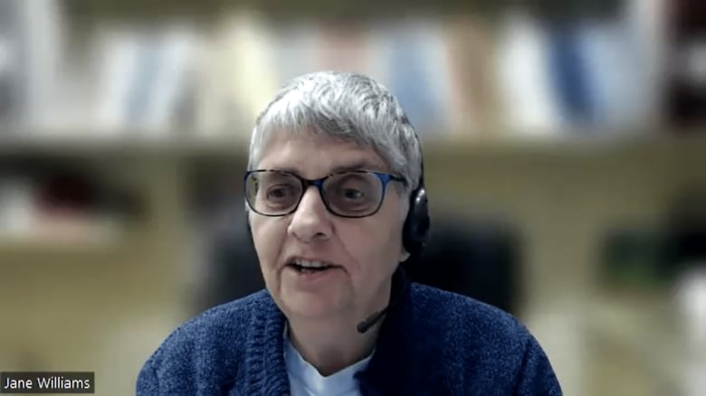 犬の行動療法士ウィリアムズ氏は、アメリカンブリーXLが持つ身体的な強さを悪用するブリーダーや飼い主がいることに懸念を示している。