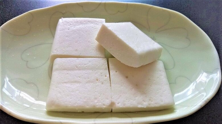 包丁で切ったはんぺん