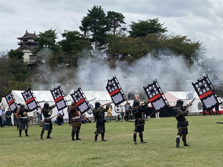 「丸岡古城まつり」丸岡藩有馬鉄砲隊による演武